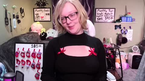 Pixie and Tentacle Overlord online show from 12-20-24, 11:05