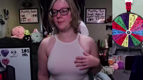 Pixie and Tentacle Overlord online show from 02-12-25, 07:24