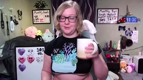 Pixie and Tentacle Overlord online show from 02-19-25, 08:10