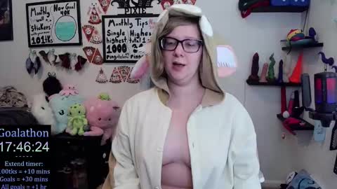 Pixie and Tentacle Overlord online show from 11-20-25, 07:24