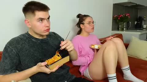 Snapshot of tenderlovesss chatting on 02-14-25, 08:31 Amanda and Kenny online show from 02-14-25, 08:31