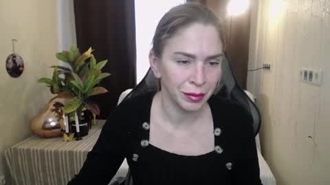 Snapshot of tessadaybreak chatting on 02-27-25, 11:31 tessadaybreak online show from 02-27-25, 11:31