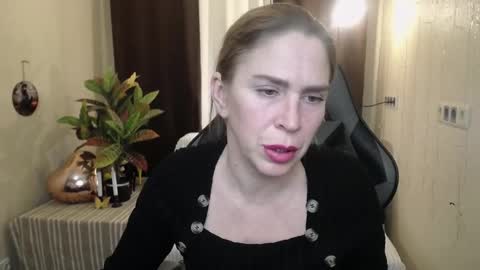 Snapshot of tessadaybreak chatting on 02-27-25, 06:31 tessadaybreak online show from 02-27-25, 06:31