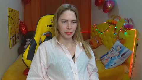 Snapshot of tessadaybreak chatting on 03-08-25, 07:49 tessadaybreak online show from 03-08-25, 07:49