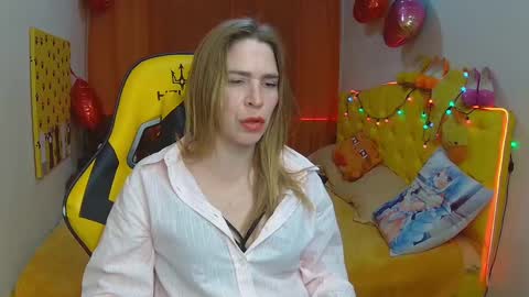 Snapshot of tessadaybreak chatting on 03-08-25, 10:54 tessadaybreak online show from 03-08-25, 10:54