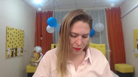 Snapshot of tessadaybreak chatting on 09-18-25, 06:48 tessadaybreak online show from 09-18-25, 06:48