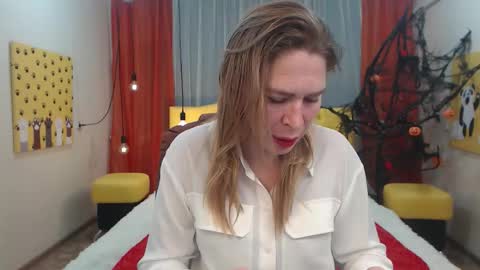 Snapshot of tessadaybreak chatting on 10-10-25, 07:29 tessadaybreak online show from 10-10-25, 07:29