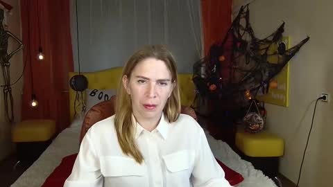 Snapshot of tessadaybreak chatting on 10-15-25, 08:03 tessadaybreak online show from 10-15-25, 08:03