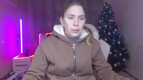 Snapshot of tessadaybreak chatting on 12-01-25, 06:35 tessadaybreak online show from 12-01-25, 06:35