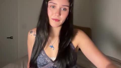 Snapshot of tessadovee chatting on 09-23-25, 11:52 tessadovee online show from 09-23-25, 11:52