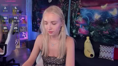 TessaHamilton online show from 10-09-25, 10:24