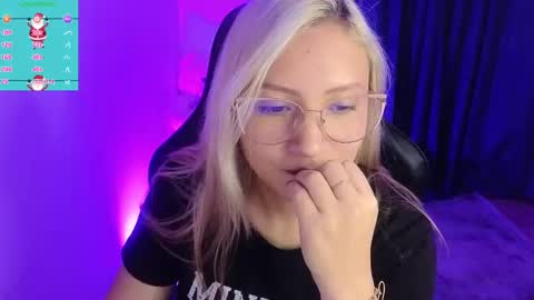 Snapshot of tessawhisnton chatting on 12-19-24, 08:34 Tessy online show from 12-19-24, 08:34