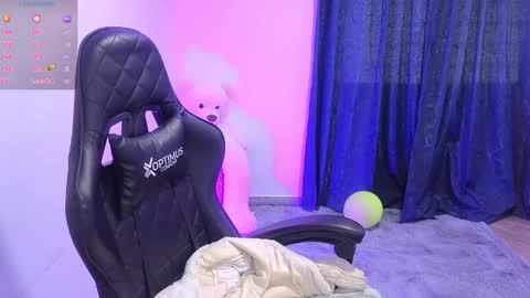 Snapshot of tessawhisnton chatting on 01-16-25, 01:25 Tessy online show from 01-16-25, 01:25