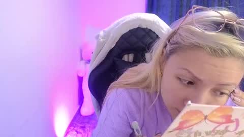 Snapshot of tessawhisnton chatting on 01-19-25, 02:17 Tessy online show from 01-19-25, 02:17