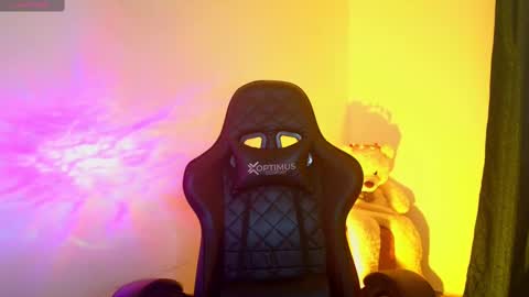 Snapshot of tessawhisnton chatting on 09-18-25, 04:31 Tessy online show from 09-18-25, 04:31