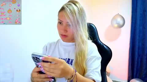 Snapshot of tessawhisnton chatting on 10-10-25, 01:32 Tessy online show from 10-10-25, 01:32