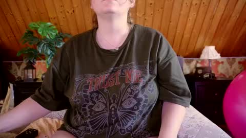 Tessa online show from 09-15-25, 02:50