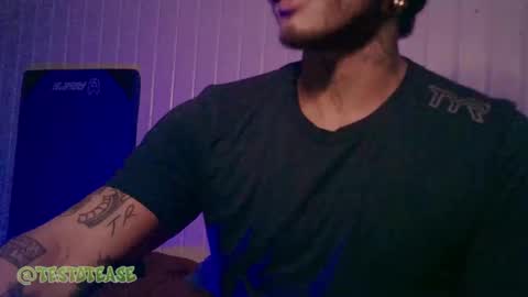 Milo online show from 09-26-25, 04:27