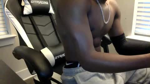 Snapshot of tevvdaren chatting on 10-28-25, 11:58 tevvdaren online show from 10-28-25, 11:58