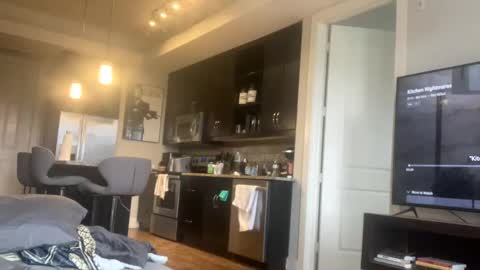 Snapshot of texas_blonde chatting on 01-10-25, 05:34 Daphne Summers online show from 01-10-25, 05:34