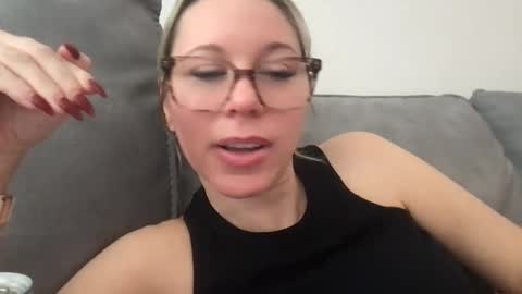 Daphne Summers online show from 11-06-25, 04:08