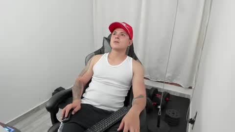 Teylor Fel online show from 01-17-25, 07:08