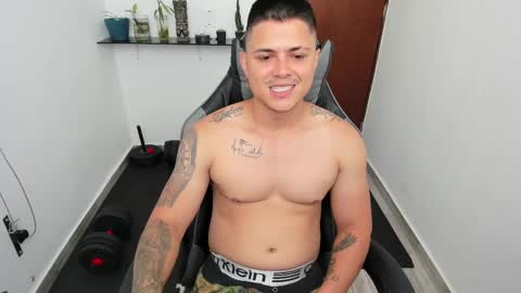 Teylor Fel online show from 02-20-25, 05:18