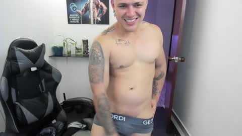 Teylor Fel online show from 02-23-25, 03:56