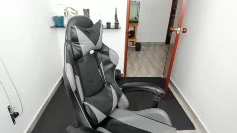 Teylor Fel online show from 02-23-25, 07:49