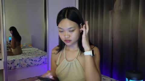 Snapshot of thailand4you chatting on 02-19-25, 01:17 AbbieThai online show from 02-19-25, 01:17