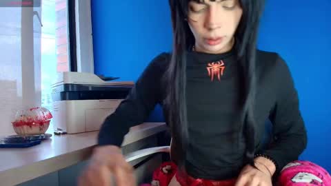 Snapshot of thali_a chatting on 02-14-26, 12:24 online show from 02-14-26, 12:24