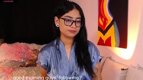 thalia  online show from 10-25-25, 11:07