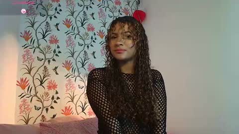 Snapshot of thalia_stapes chatting on 02-20-25, 11:53 Thalia or Lia online show from 02-20-25, 11:53