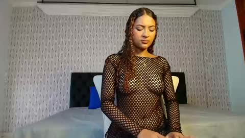 Snapshot of thalia_stapes chatting on 02-25-25, 05:47 Thalia or Lia online show from 02-25-25, 05:47