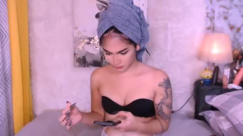 Thalia online show from 12-28-24, 08:37