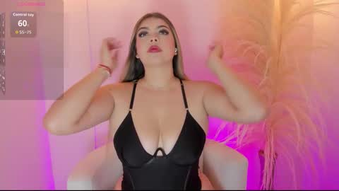 Snapshot of thaliafox_ chatting on 09-30-25, 07:19 Thalia online show from 09-30-25, 07:19