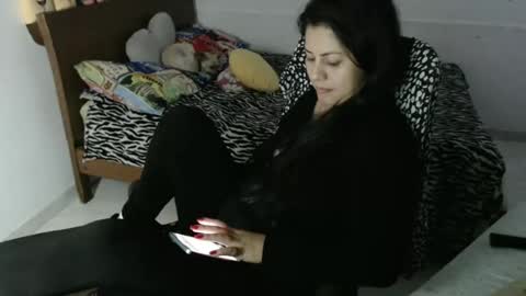 thania      sometimes in the company of Alan and Maria online show from 01-11-25, 10:18