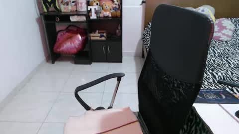 thania      sometimes in the company of Alan and Maria online show from 02-27-25, 06:53