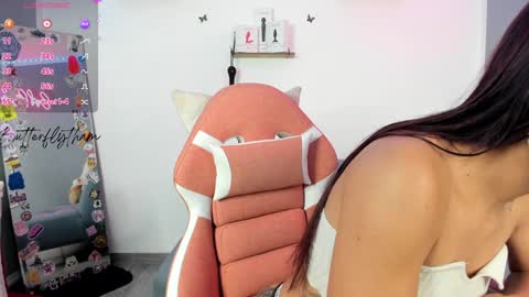 thamara_cooper_ online show from 01-31-25, 09:37