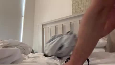 Snapshot of that_blueeyedboy chatting on 01-11-26, 01:10 Blue Eyed British Boy online show from 01-11-26, 01:10