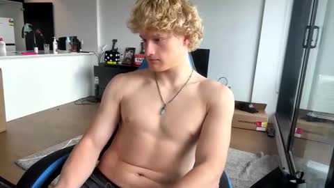 liammlust online show from 02-11-26, 11:54