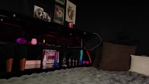 Bella online show from 12-17-25, 07:14