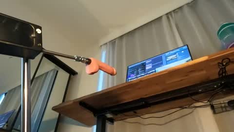 Snapshot of thatsydneybtm chatting on 12-24-24, 09:06 Rain online show from 12-24-24, 09:06