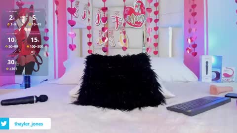 Thayler  online show from 02-11-25, 02:46