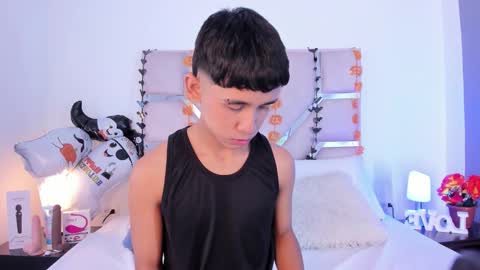 Thayler  online show from 10-12-25, 11:20