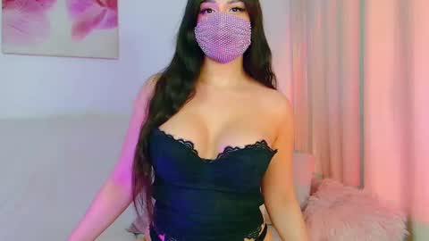 Snapshot of the__sabenna chatting on 11-06-25, 05:14 Madina online show from 11-06-25, 05:14