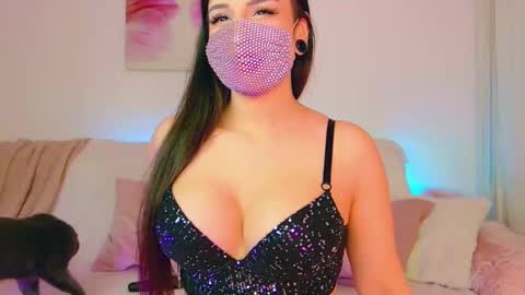 Snapshot of the__sabenna chatting on 12-14-25, 11:37 Madina online show from 12-14-25, 11:37