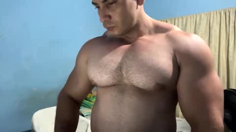 Snapshot of the_beastmuscle chatting on 02-07-25, 02:29 beast online show from 02-07-25, 02:29