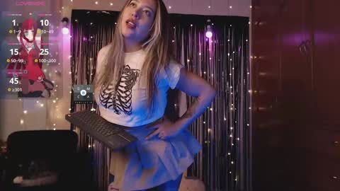 Snapshot of the_crazy_latina chatting on 10-16-25, 01:17 Giovanna online show from 10-16-25, 01:17