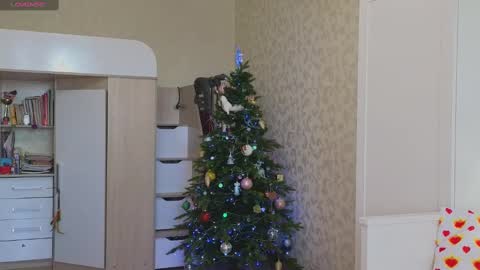 Snapshot of the_dancing_muse chatting on 01-14-25, 04:36 Sweety Katy online show from 01-14-25, 04:36